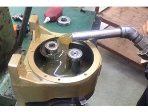 減速機(jī)廠家分析潤滑油會給設(shè)備帶來的問題